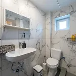 Relaxrooms בית הארחה 3*