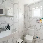 Relaxrooms Guest house