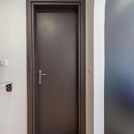 Relaxrooms 3* Lefkimi